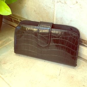 Black wristlet wallet